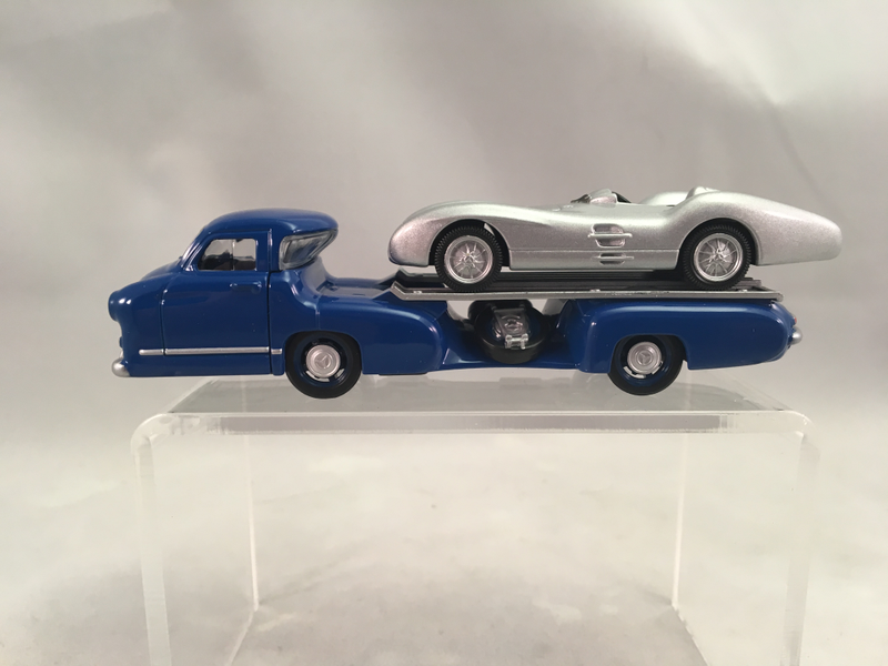 Illustration for article titled Tuetonic Truckin' Tuesday: Mercedes Rennsport Transporter